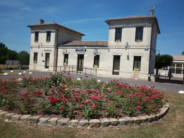 La mairie. - Lugon-et-l'Île-du-Carnay