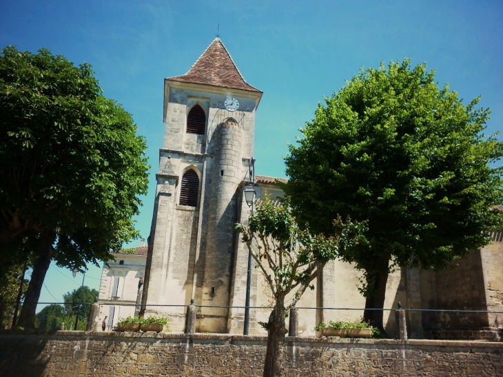 L'église romane agrandie au 18 et 19ème. - Lugon-et-l'Île-du-Carnay