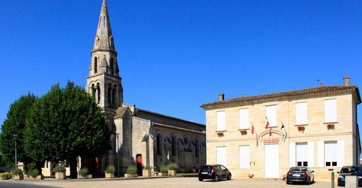 La mairie et l'église - Marsas