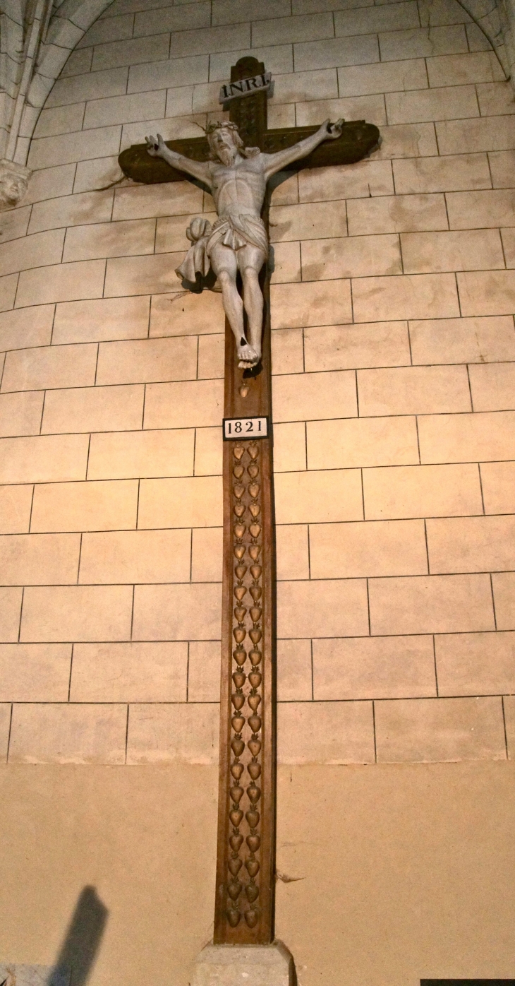 Eglise Notre Dame. Croix de Mission. - Monségur