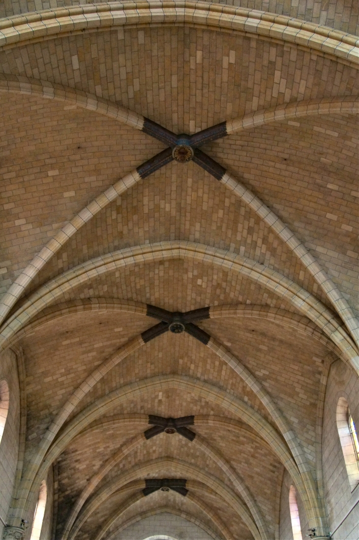 La voûte de la nef. eglise Notre Dame. - Monségur