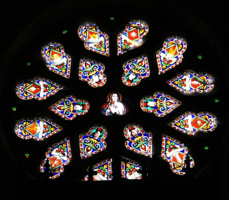 Rosace du portail ouest de l'église Notre Dame. - Monségur