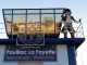 Photo suivante de Pauillac   La capitainerie du port de plaisance de Pauillac en Gironde.  Au lever du soleil, la ville se reflète dans les vitres.