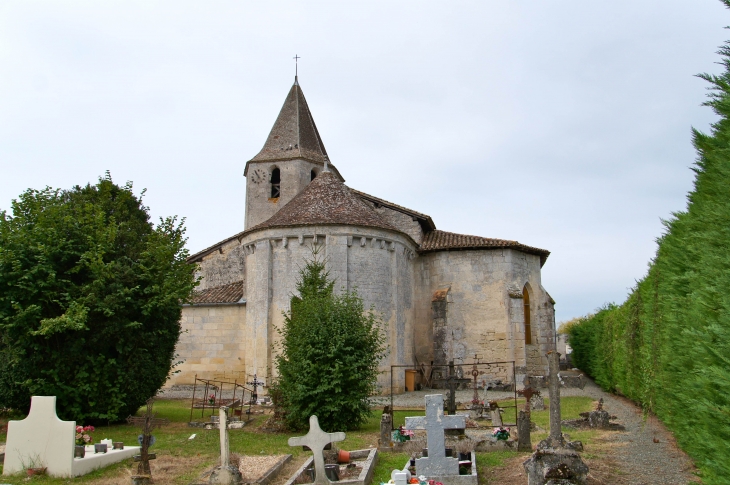 Le chevet de l'église  Saint-Hilaire. - Puynormand