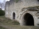 La grotte Charles VII au pied du rempart.