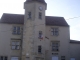 Manoir 15/16ème et la tour polygonale dite d'Ausone, occupés par la mairie.