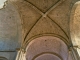 Photo précédente de Saint-Ferme voute-de-la-croisee-du-transept-eglise-notre-dame-de-la-nativite. Orné comme les absides; d'une rangée de billettes.