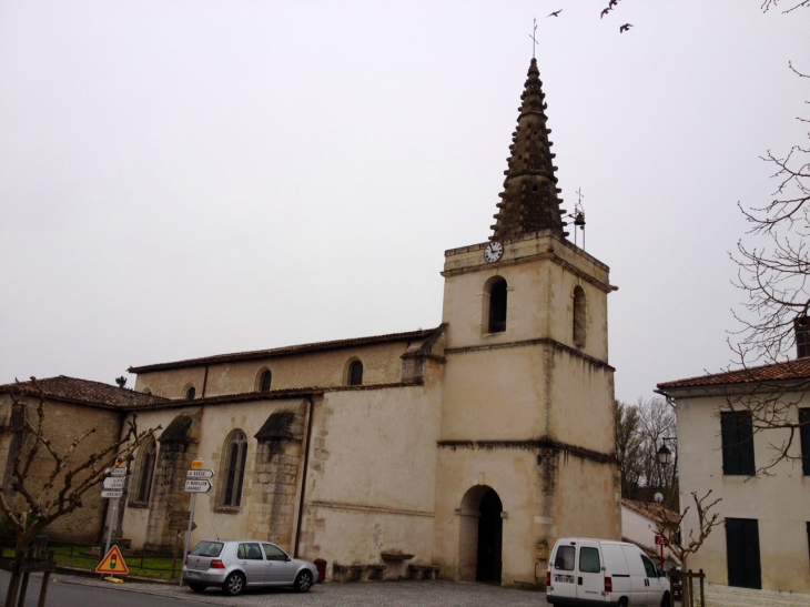L'église Saint Michel. - Saint-Michel-de-Rieufret