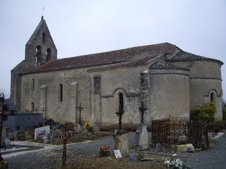 L'église romane 12ème siècle. - Saint-Sulpice-de-Pommiers