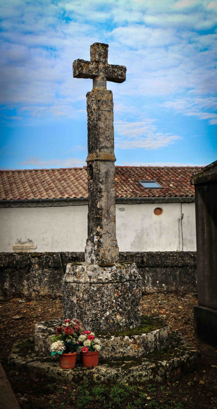 Croix du Cimetière - Saint-Sulpice-de-Pommiers