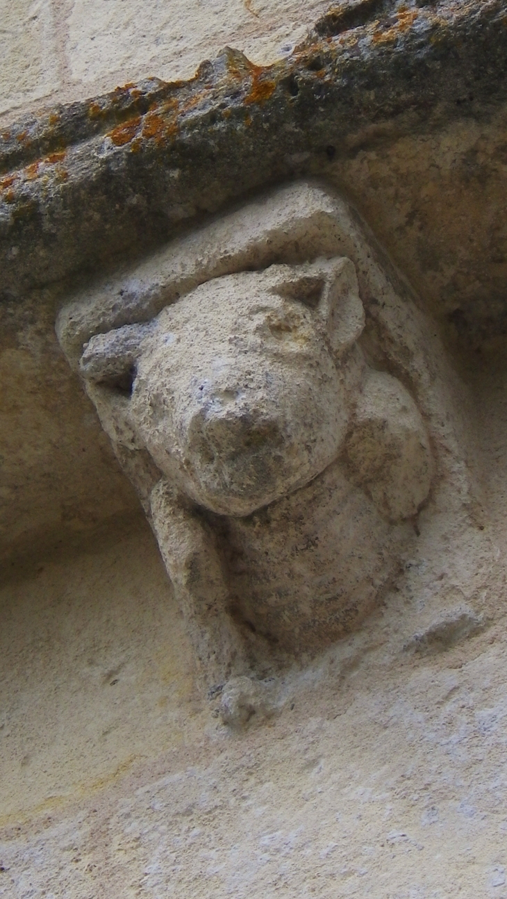 Modillon sculpté de l'église de St Sulpice. - Saint-Sulpice-et-Cameyrac