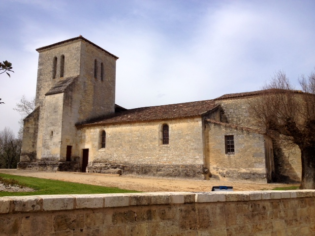 L'église romane Saint Pierre. - Teuillac
