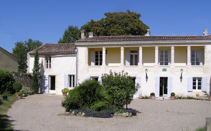 Une vieille maison rénovée - Villenave-de-Rions
