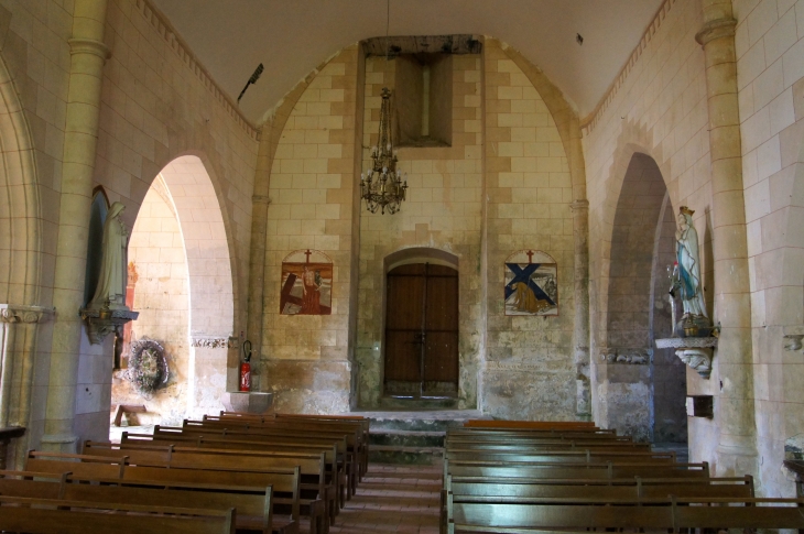 L'intérieur de l'église Saint-Martin.(vers le portail). - Arx