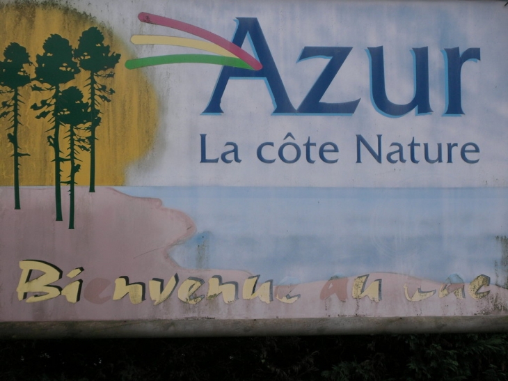 Panneau de bienvenue sur Azur