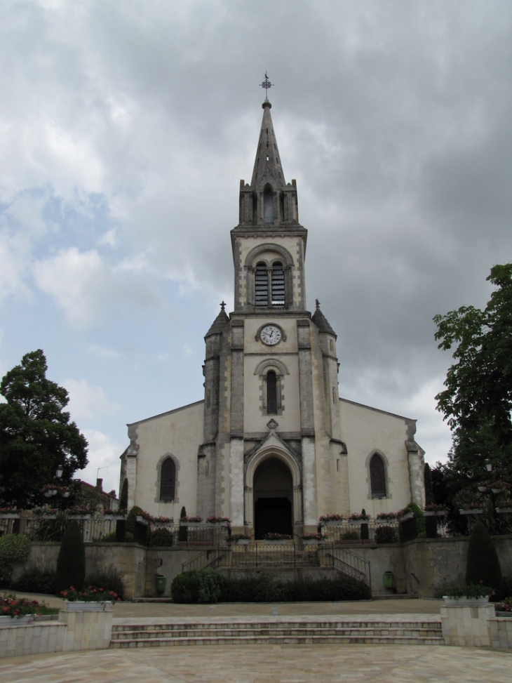 La place de l'église - Hagetmau