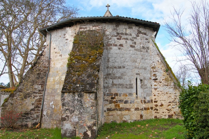 Le chevet de l'église Saint-Martin d'Estampon. - Losse