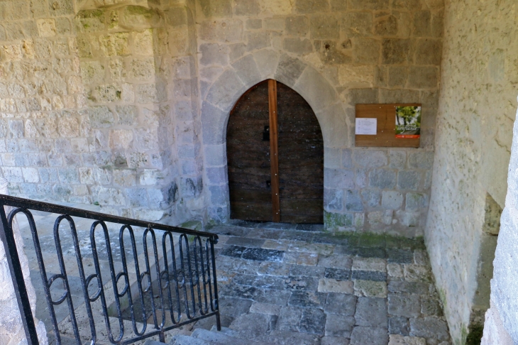 Le portail de l'église Notre Dame. - Ambrus