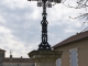 Croix de Mission près de l'église.
