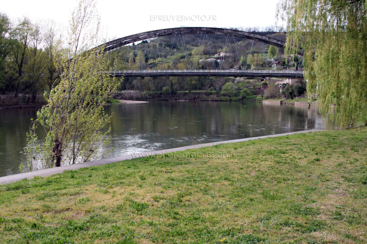 Le pont de Castelmoron-sur-Lot
