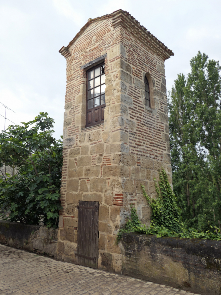 La tour du passeur sur le chemin de ronde - Marmande