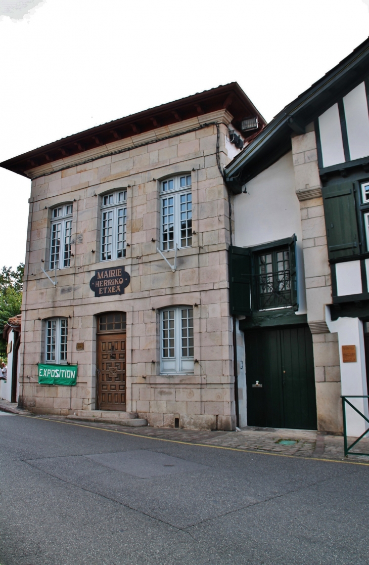 La Mairie - Ascain
