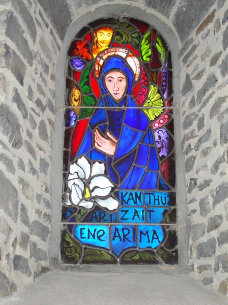 Gotein-Libarrenx (64130) à Libarrenx, église:vitrail 1