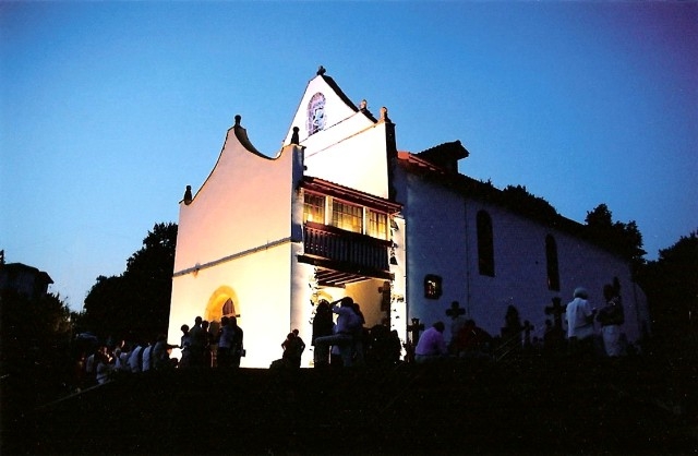 Eglise d'Halsou un soir de festival