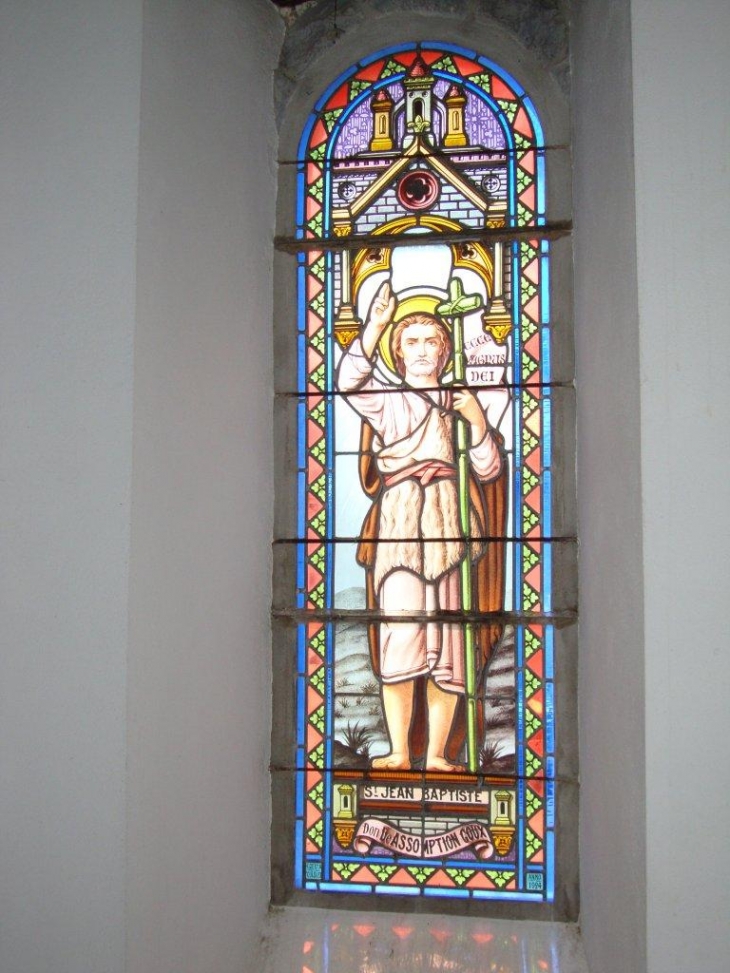 Licq-Athérey (64560) à Licq, église: vitrail Saint Jean Baptiste