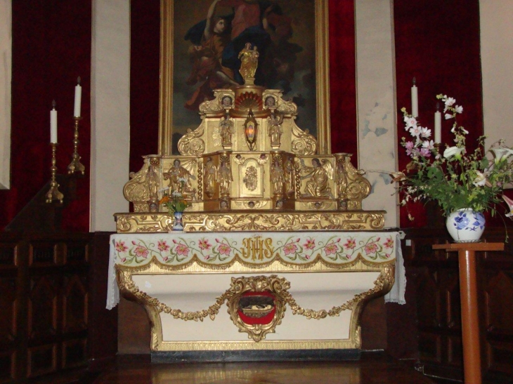 Menditte (64130) église: autel