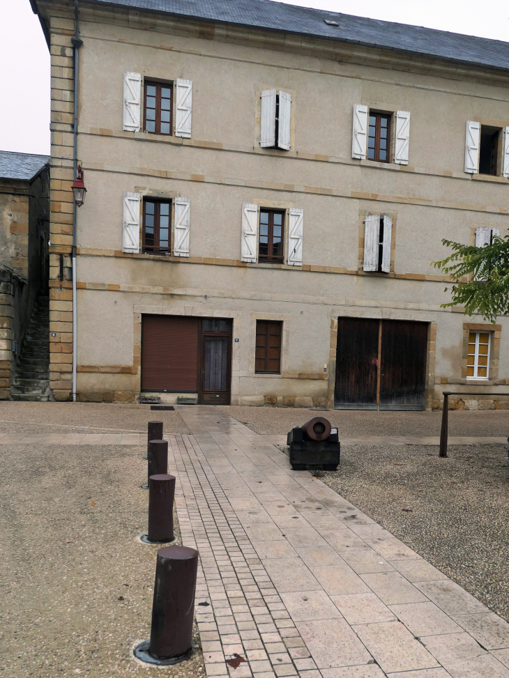 Les casernes Saint Antoine - Navarrenx