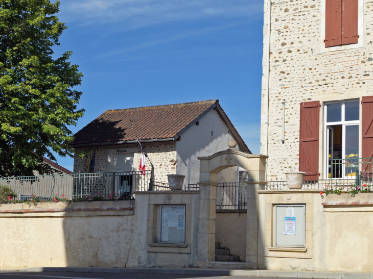 La mairie - Saint-Armou