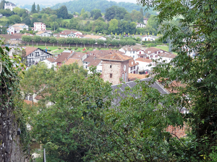 La ville vue de la citadelle - Saint-Jean-Pied-de-Port