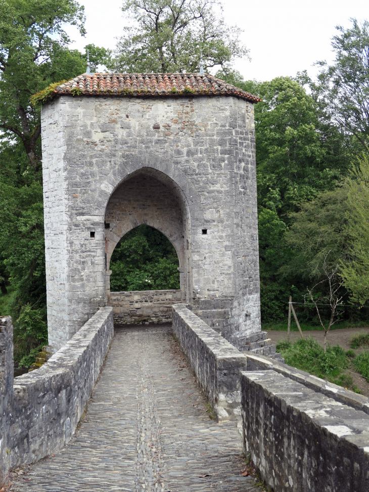 Le pont de la Légende - Sauveterre-de-Béarn