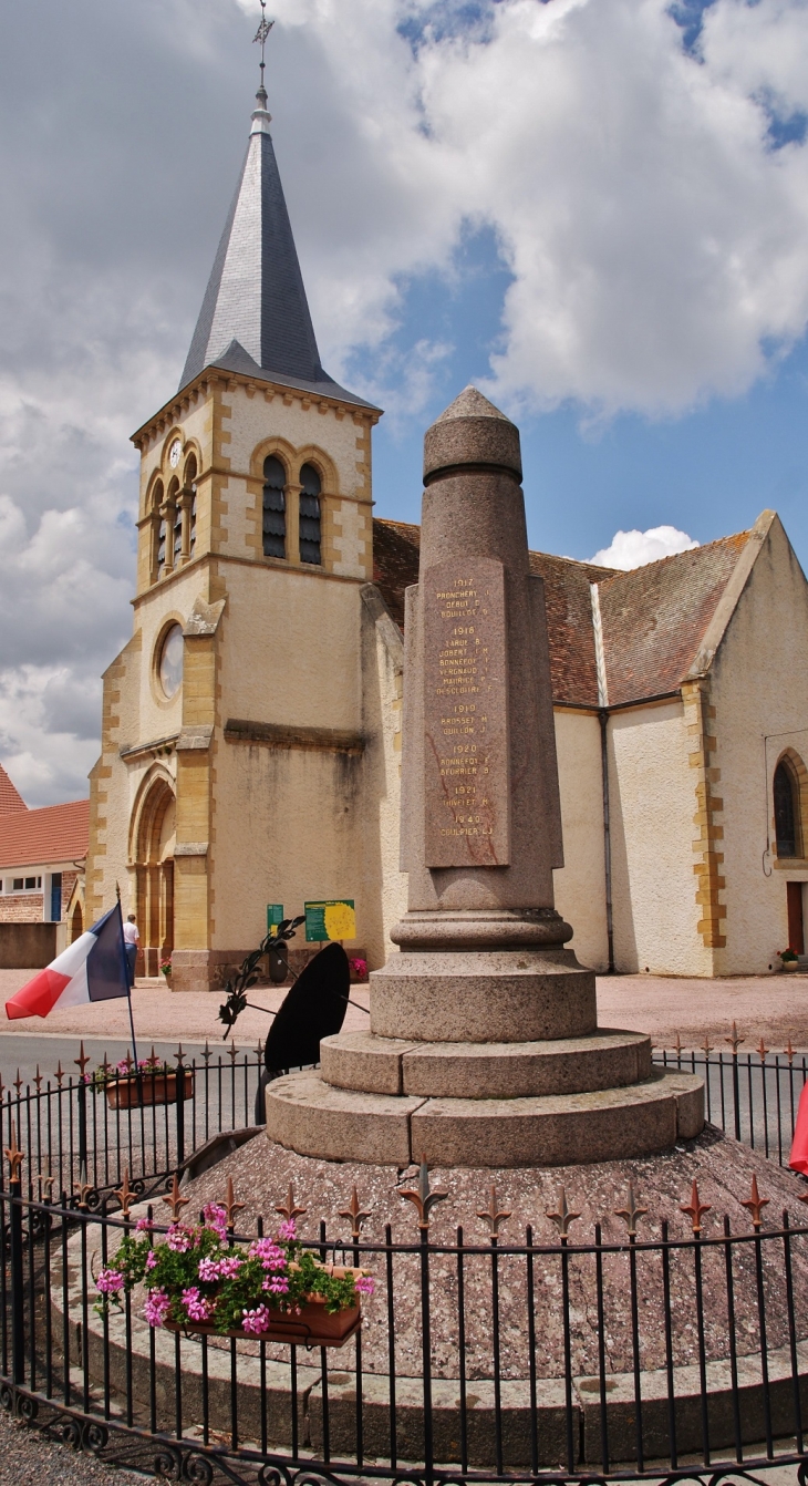 ..église Sainte-Catherine et le Monument-aux-Morts - Le Bouchaud