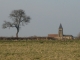 Eglise vue d'un chemin communal