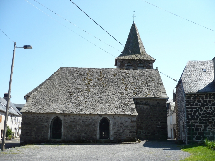 Eglise Saint Blaise - Ancienne chapelle romane du XIIe siècle. - Apchon