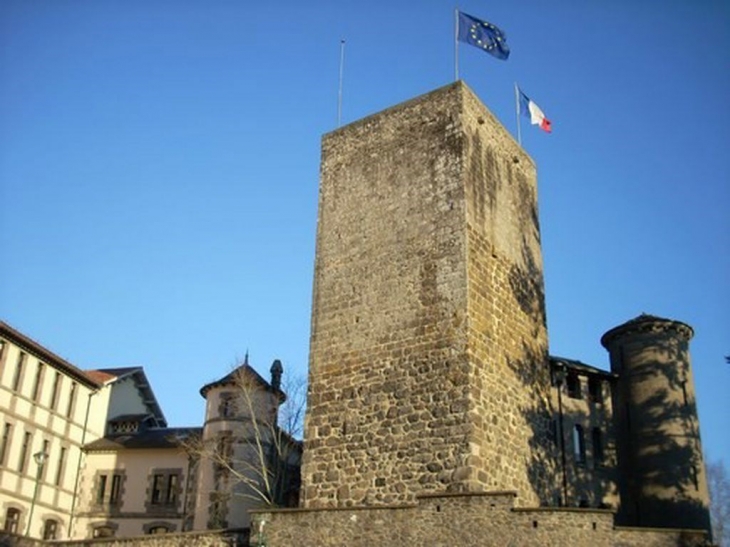 Aurillac -  donjon du château St Etienne