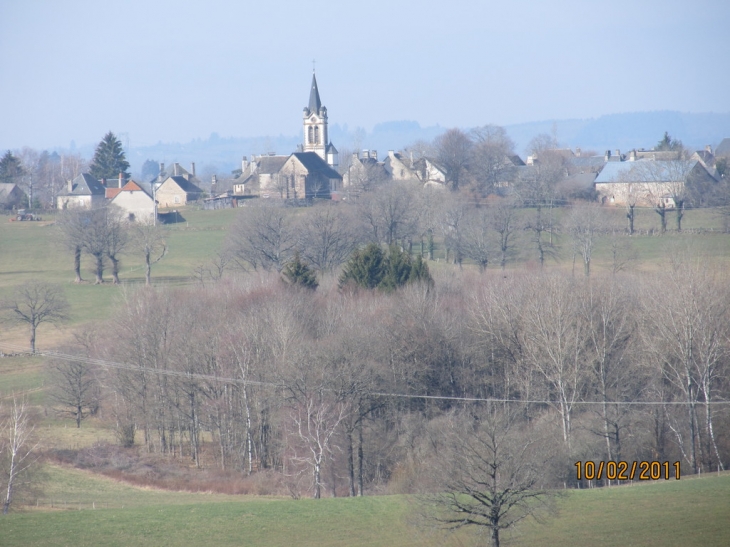 Le bourg et l'église - Chaussenac