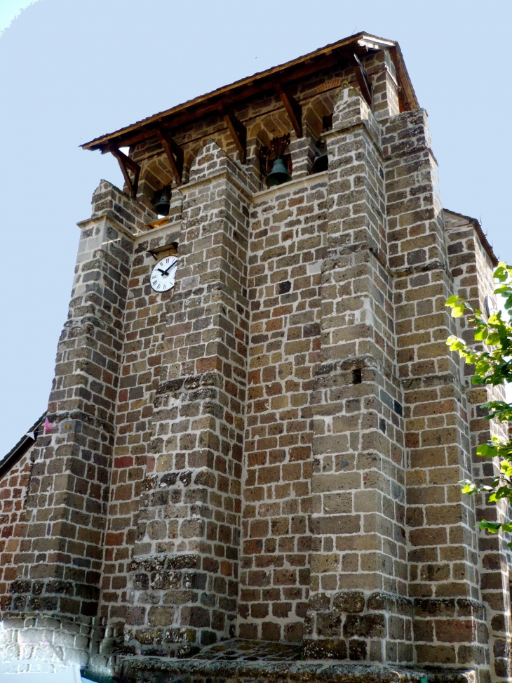 Clocher-mur -de-l-eglise-saint-saturnin - Marmanhac