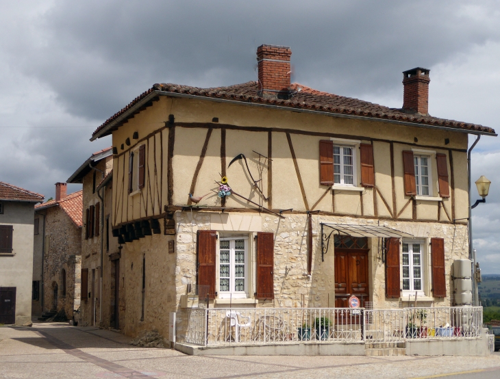 Maison typique - Saint-Santin-de-Maurs