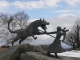 Photo suivante de Auvers Statue à Auvers du combat de Marie-Jeanne Valet contre la béte du Gévaudan