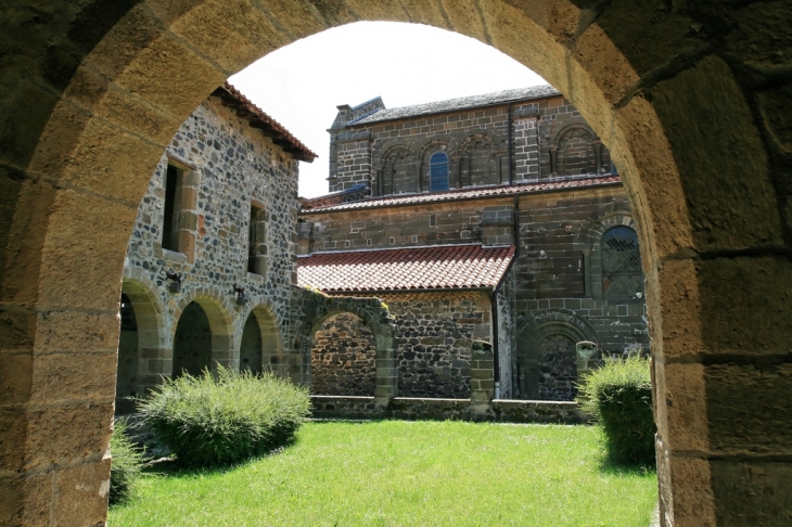 Abbaye de Chanteuges