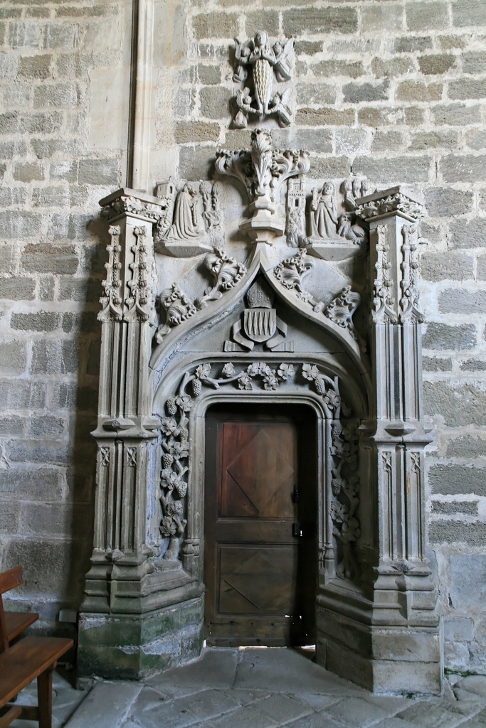 Abbaye de Chanteuges - porte gothique