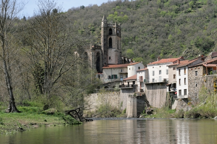 Lavoûte-Chilhac - prieuré Sainte Croix