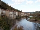 Lavoûte-Chilhac - pont et maisons anciennes sur l'Allier