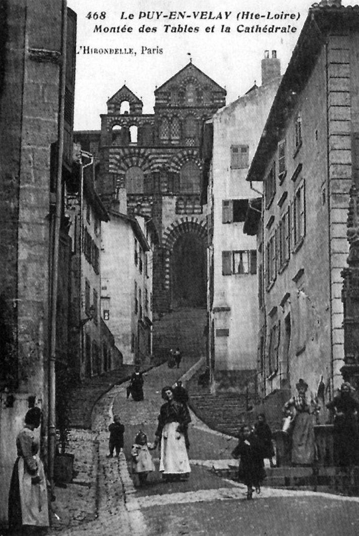 Montée des Tables et la Cathédrale, vers 1910 (carte postale ancienne). - Le Puy-en-Velay