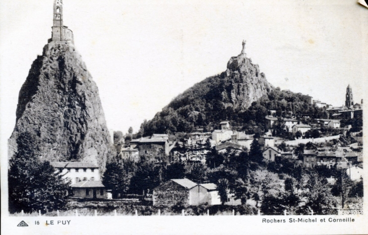 Rochers Saint Michel et Corneille, vers 1920 (carte postale ancienne). - Le Puy-en-Velay