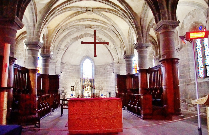 Besse en Chandesse ( église Saint-André ) - Besse-et-Saint-Anastaise