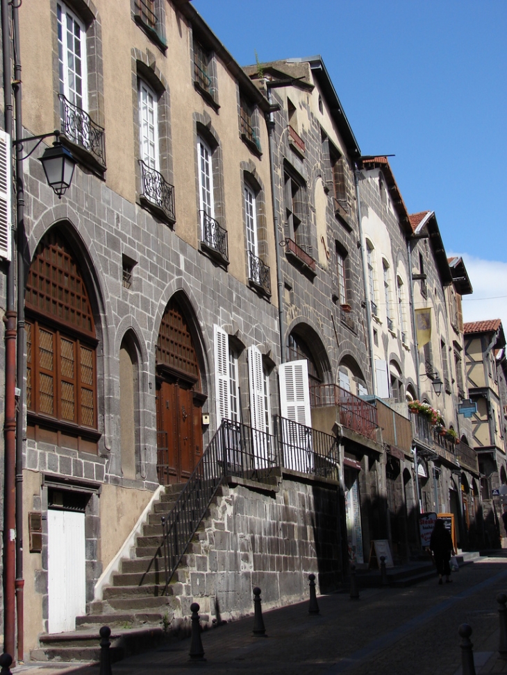 Une rue de Montferrand - Clermont-Ferrand